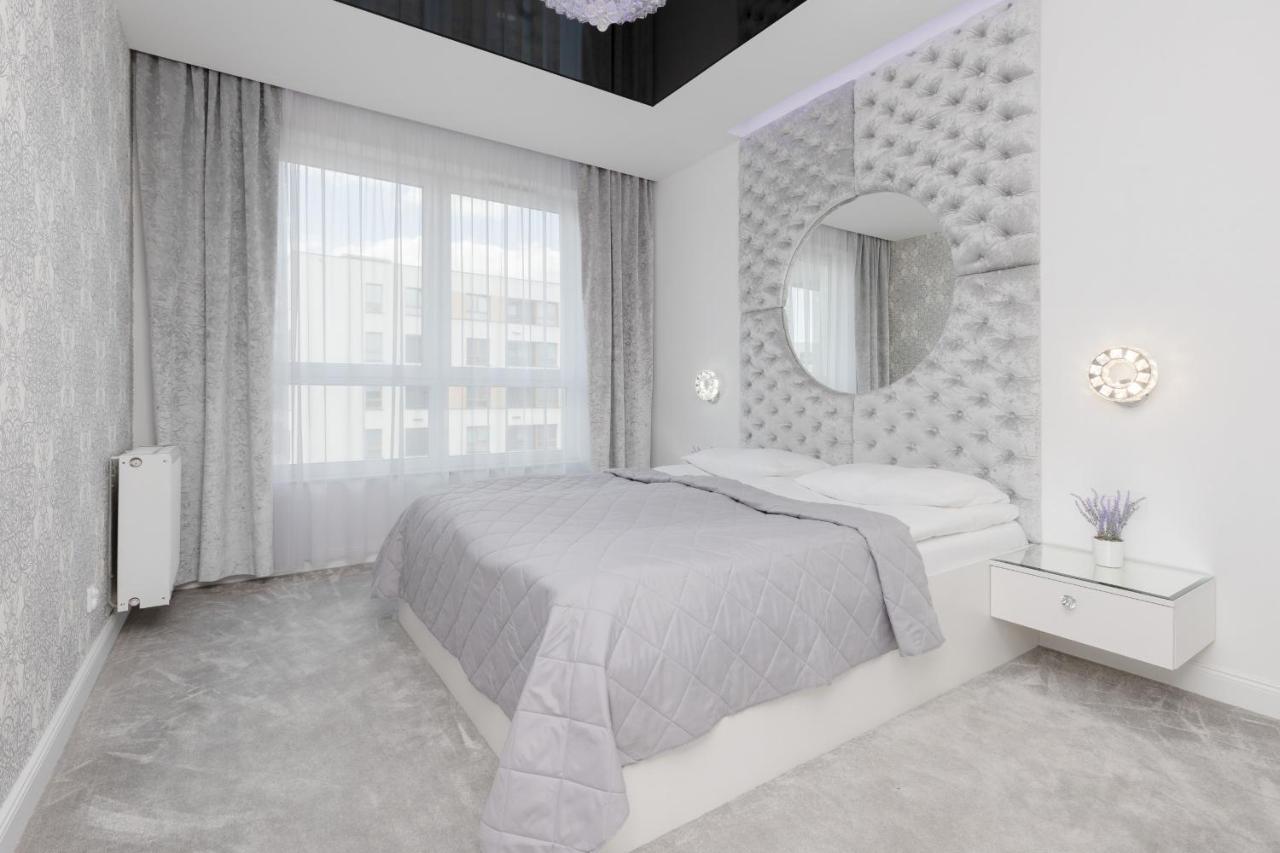 Elegant Apartments With Balcony & Parking Warsaw By Noclegi Renters المظهر الخارجي الصورة