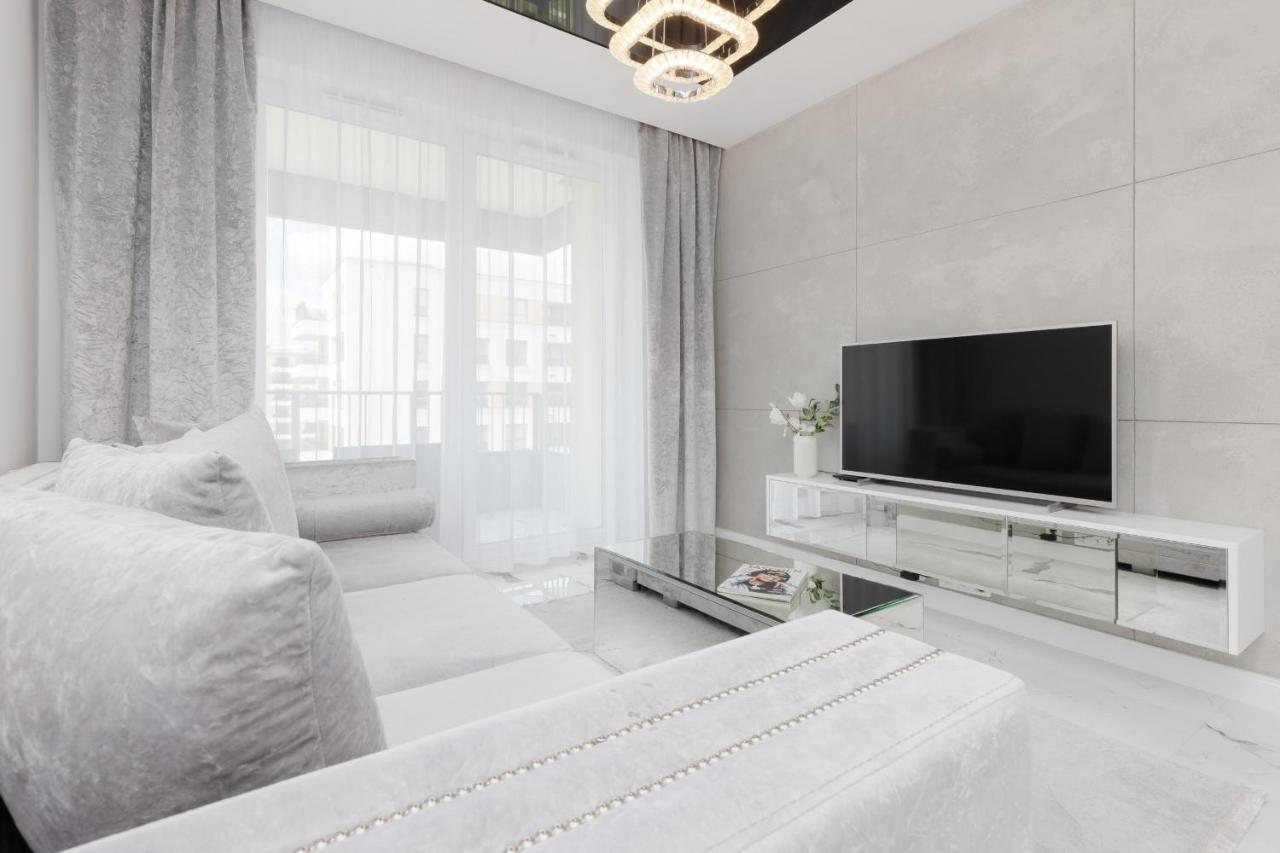 Elegant Apartments With Balcony & Parking Warsaw By Noclegi Renters المظهر الخارجي الصورة