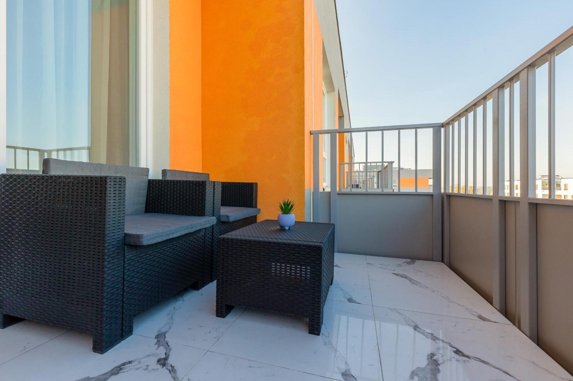 Elegant Apartments With Balcony & Parking Warsaw By Noclegi Renters المظهر الخارجي الصورة