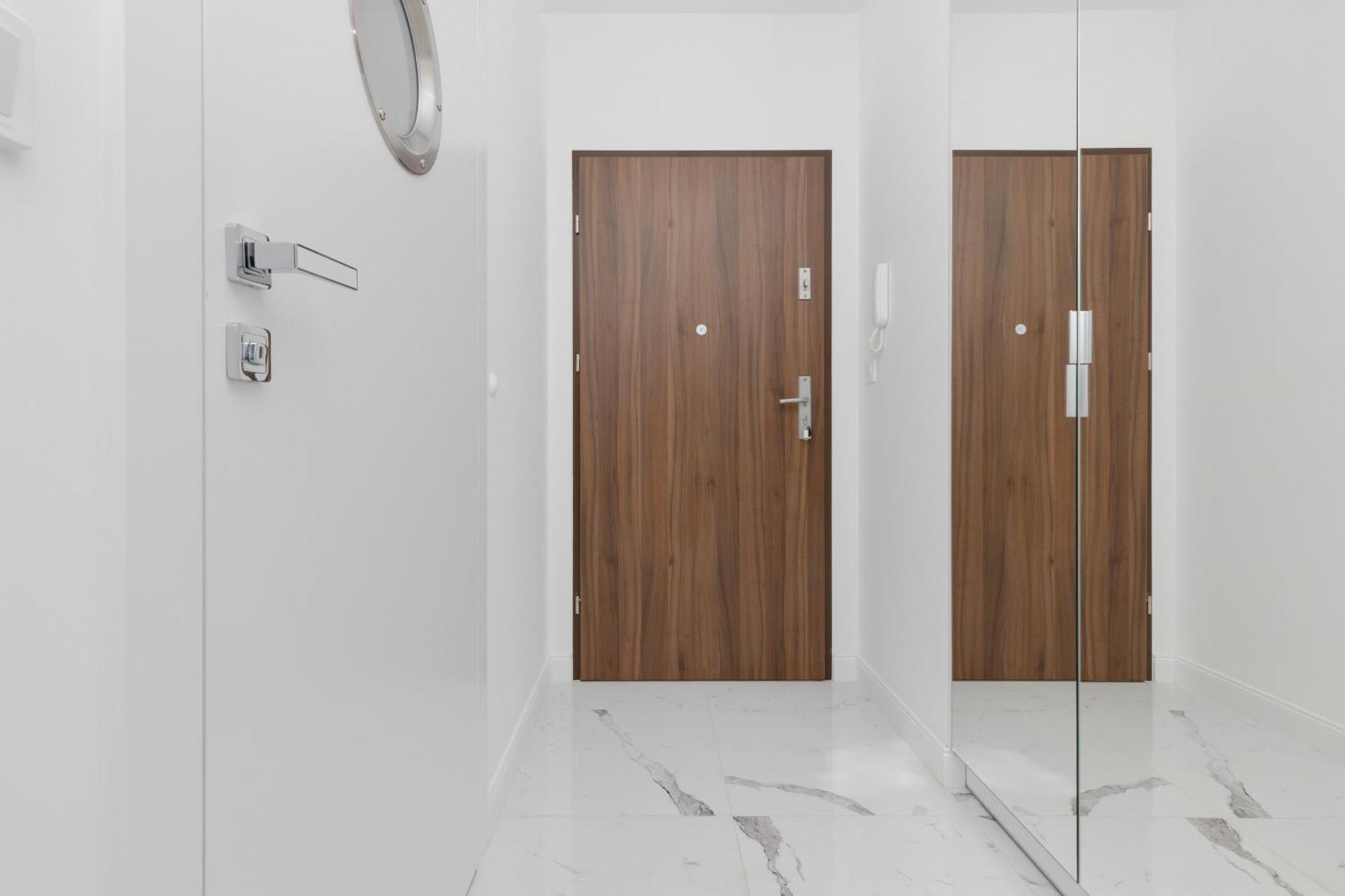 Elegant Apartments With Balcony & Parking Warsaw By Noclegi Renters المظهر الخارجي الصورة